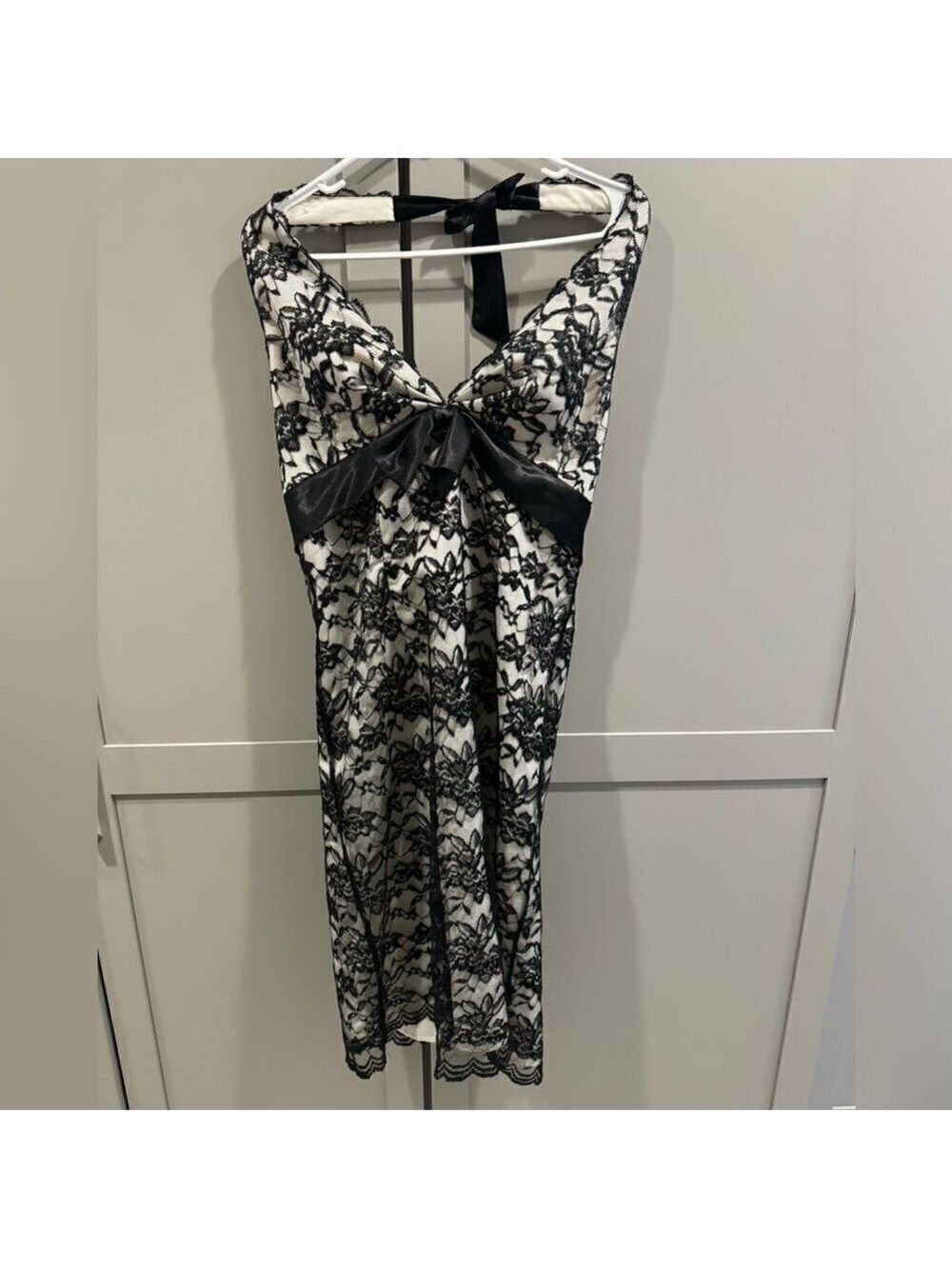 Beautiful White House Black Market Halter lace overlay dress! 💗